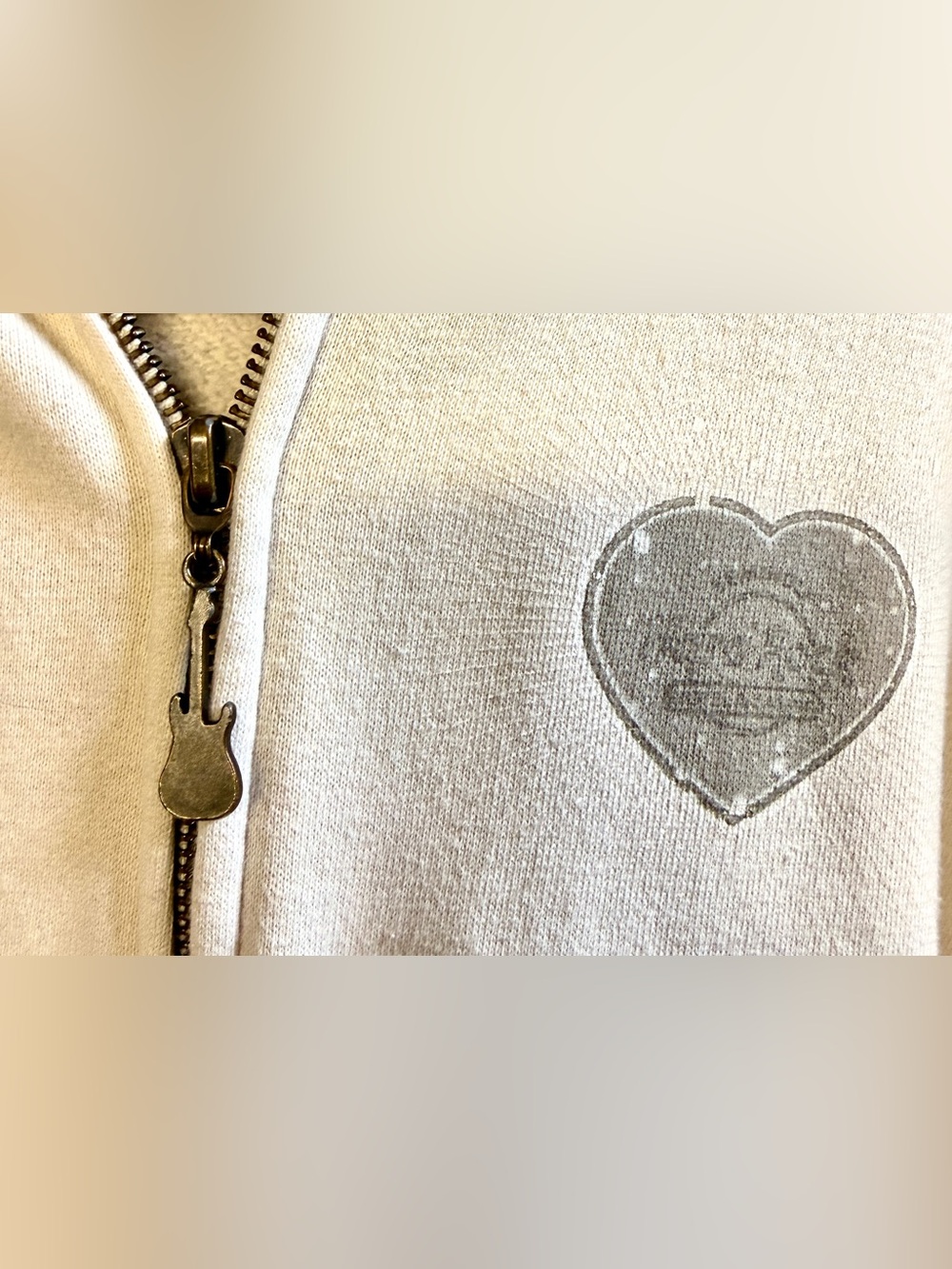 Hard Rock Seminole/Tampa Cream Hooded Zip Jacket with Heart Patch - Picture 6 of 7